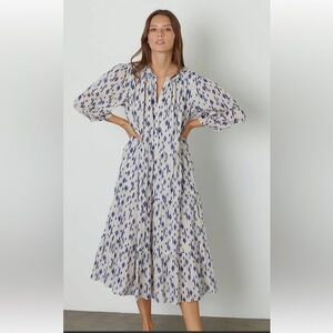 NWT VELVET By Graham & Spencer Wendy Printed Midi Dress Navy Size Medium